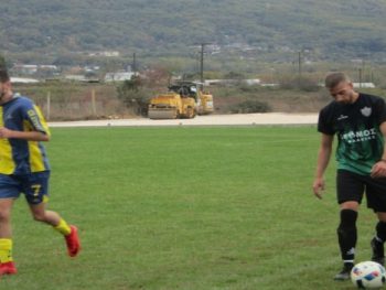 Χωρίς αλλαγές στην κορυφή