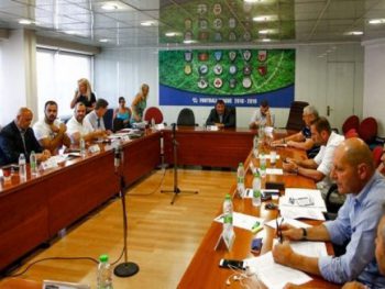 Αποφασίζουν για την πρεμιέρα