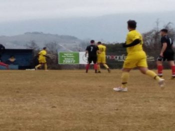 Όλα στη μέση, Eλεούσα-Κρύα 2-2 