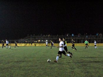 Ένατη σερί νίκη οι Χουλιαράδες, 2-1 τους Μικρασιάτες (video)