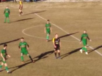 Της έβαλε τη θηλιά στο λαιμό, Μικρασιάτες-Κόνιτσα 1-2