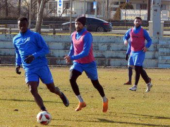 Εκτός με Πλατανιά ο Νάουμετς, αμφίβολος ο Κάστρο