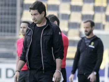 Γιαννίκης: «Μετά το 0-2 φάνηκε η αγωνιστική απραξία»