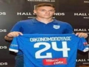 Οικονομόπουλος: «Δεν περιμέναμε να αναβληθεί ο αγώνας»
