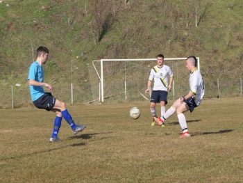 Ακάθεκτη στην κορυφή η Κράψη, νίκη για τους Χουλιαράδες