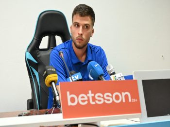 Δούμας: «Μεγάλη τιμή να φοράω το περιβραχιόνιο» (video)