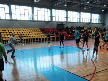 Νίκησαν στην Καστοριά άνδρες-γυναίκες του ΑΟΙ