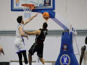 Επιβλητικό πέρασμα του Βίκου από τον Βόλο (79-96)