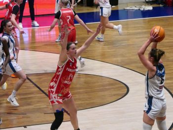 Τρομερές ταυρίνες, πήραν το ντέρμπι (71-66) με Πανσερραϊκό 