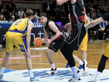 Νίκησαν στο Λαύριο (74-87) και ισοφάρισαν οι Vikos Φalcons