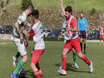 Λευκή ισοπαλία στο ντέρμπι – Πρωταθλήτρια η ομάδα του Ελληνικού,κοντά στην άνοδο και το Κρυφοβό(video)