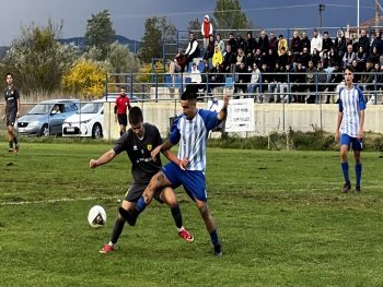Ευρεία νίκη με δέκα παίκτες για την Καστρίτσα, χατ τρικ ο Θανάσης.(Video)