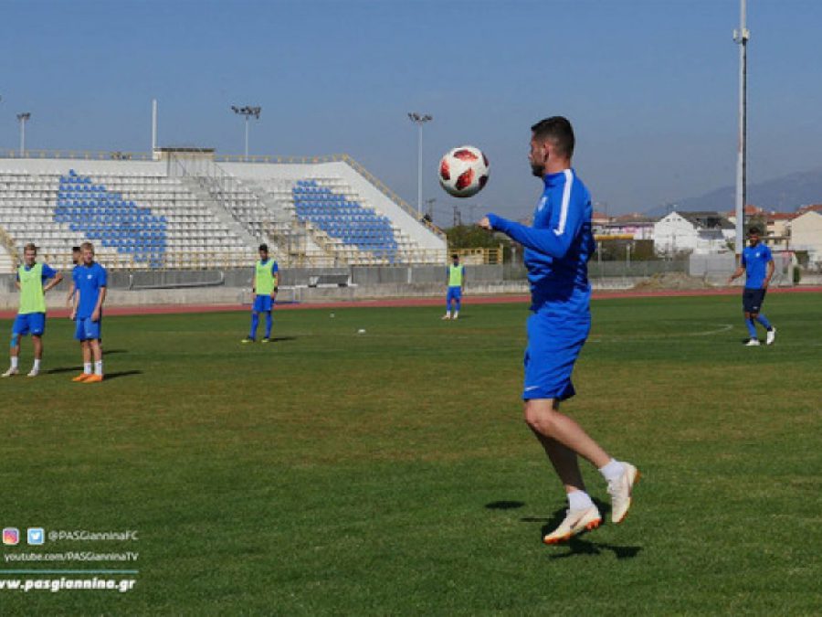 Στη διάθεση του Πετράκη οι Αθανασιάδης και Τσικάρσκι