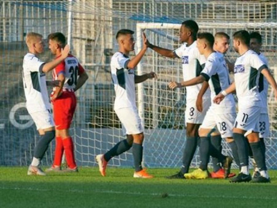 Υποχρεωμένος να πρωταγωνιστήσει...