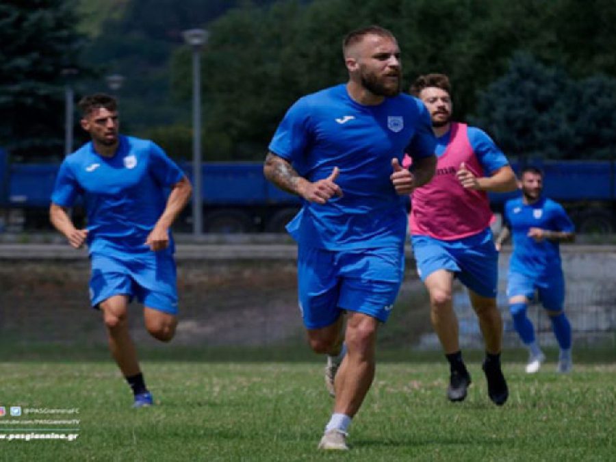 Στην πόρτα της εξόδου Περιστερίδης και Αποστολόπουλος