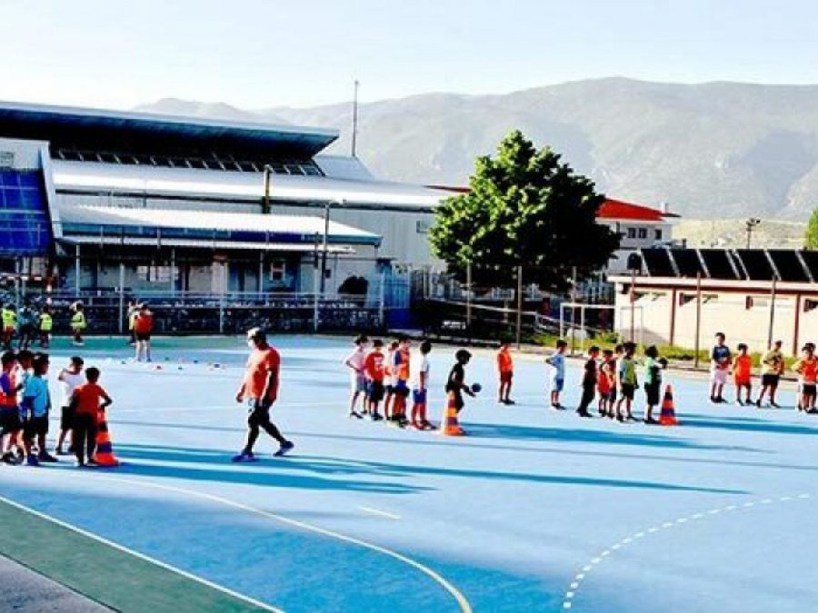 Γνωριμία των παιδιών με το χάντμπολ στη Λιμνοπούλα