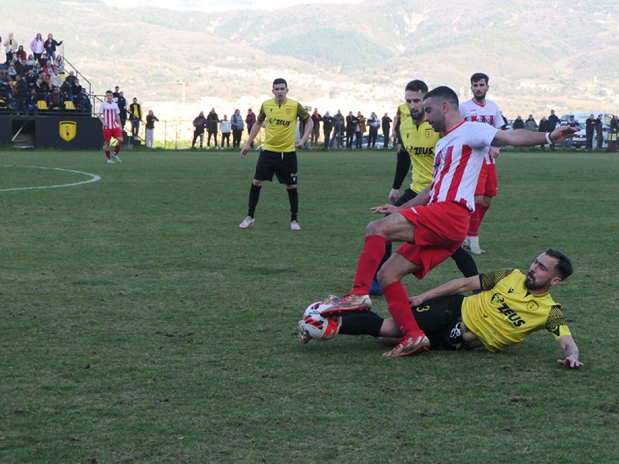 Το «κίτρινο υποβρύχιο» τορπίλησε (4-1) την Κατσικά και πάτησε κορυφή (video)