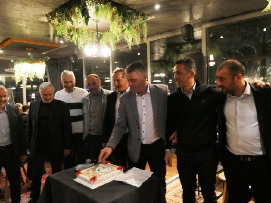 Οι προπονητές έκοψαν την πρωτοχρονιάτικη πίτα τους (video)