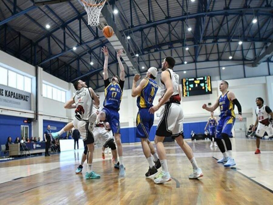 Ηττήθηκε και τώρα... τρέχει, Βίκος- Λαύριο 83-87